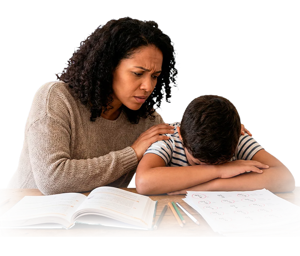 Mãe preocupada com a dificuldade do filho na leitura